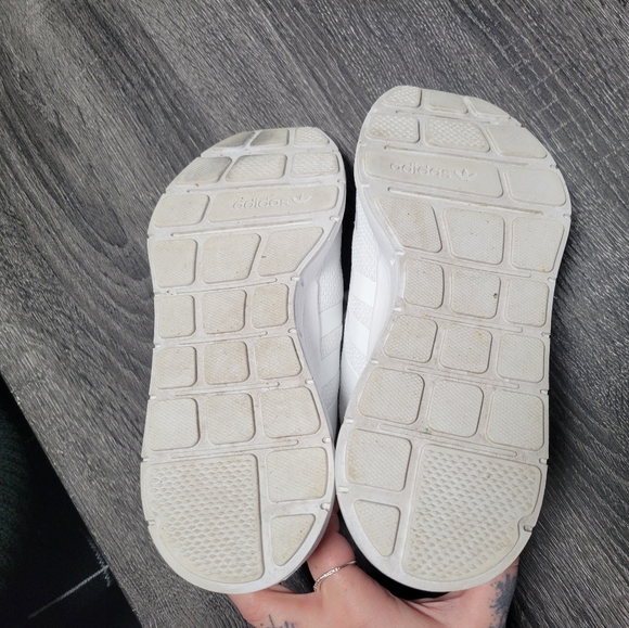 Adidas Swift Running shoe - Picture 3 of 5